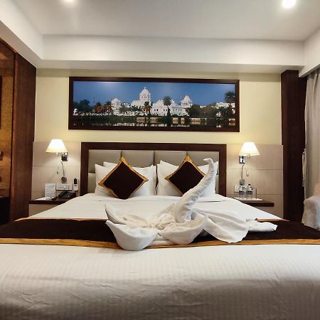 Hotel Rimi International Αγκαρτάλα Εξωτερικό φωτογραφία