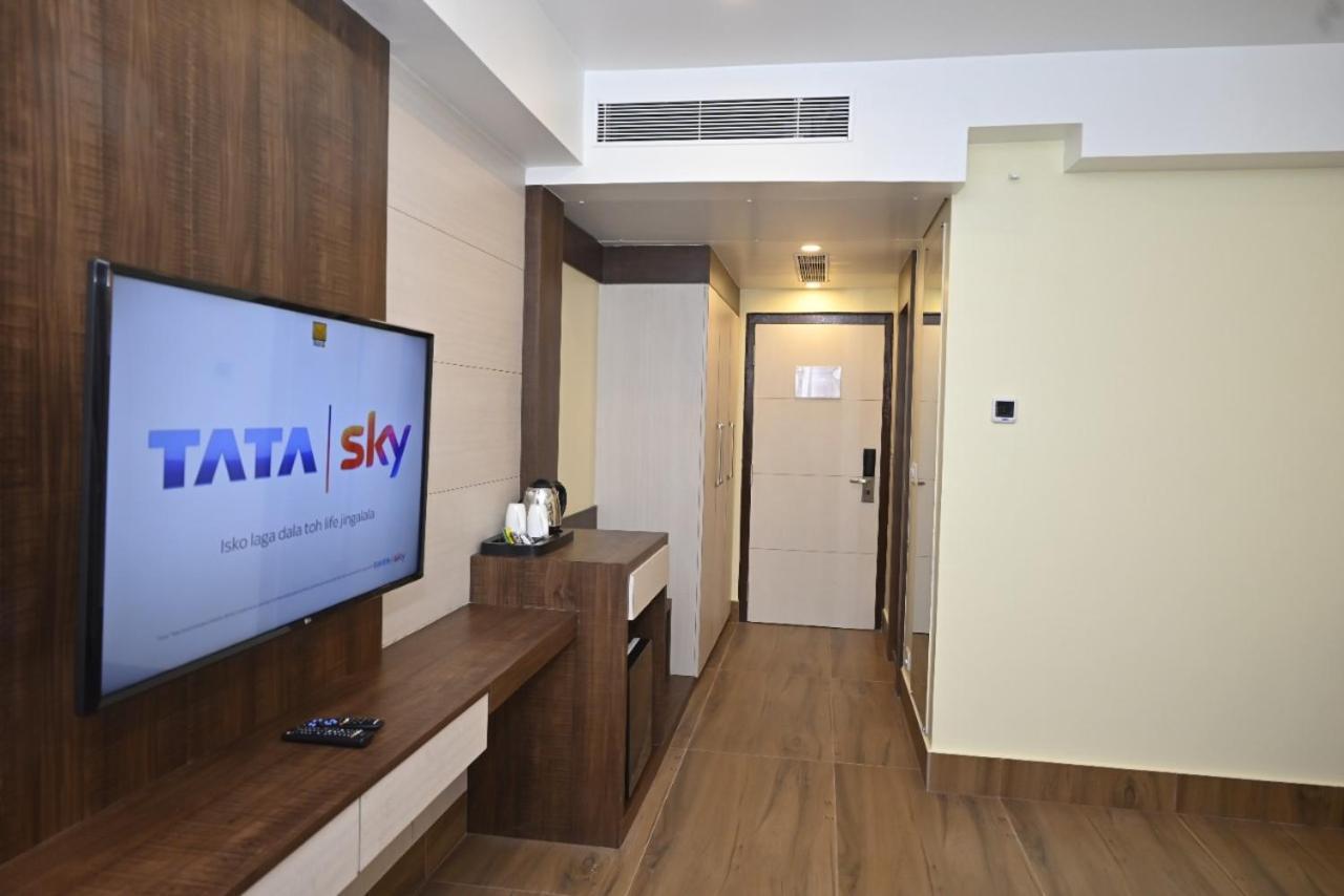 Hotel Rimi International Αγκαρτάλα Εξωτερικό φωτογραφία