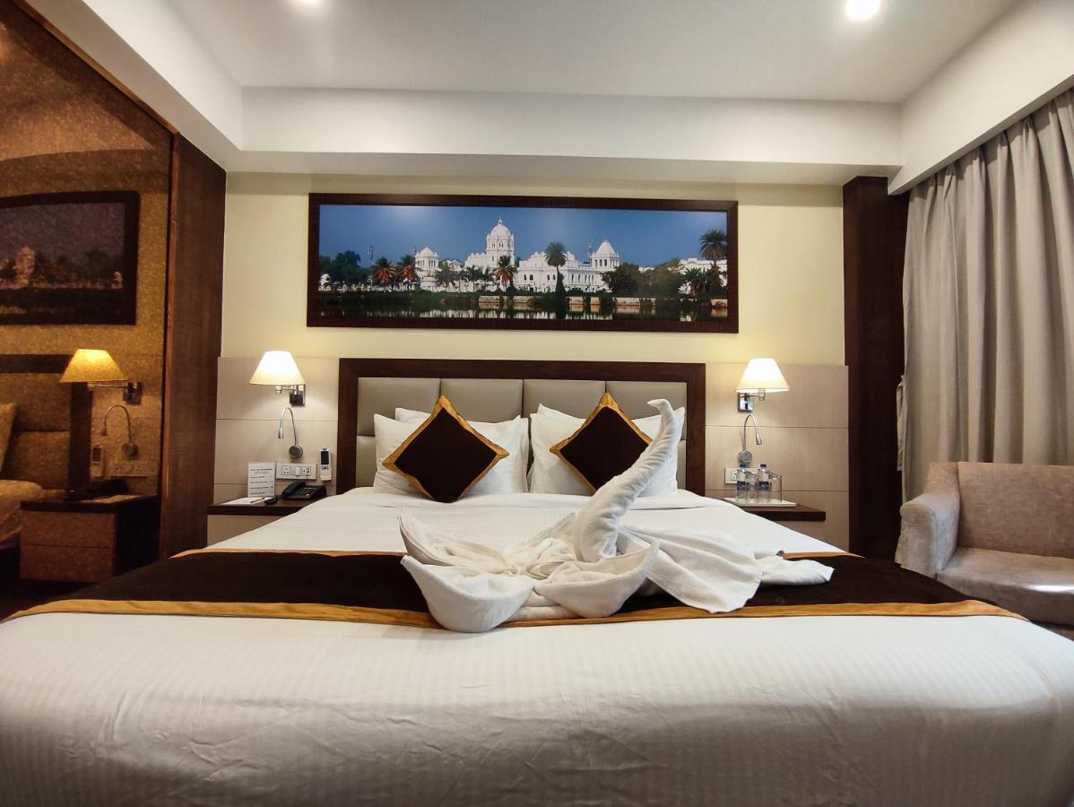 Hotel Rimi International Αγκαρτάλα Εξωτερικό φωτογραφία