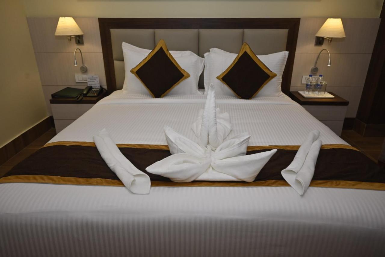 Hotel Rimi International Αγκαρτάλα Εξωτερικό φωτογραφία