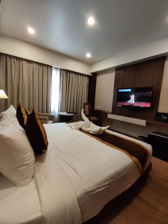 Hotel Rimi International Αγκαρτάλα Εξωτερικό φωτογραφία
