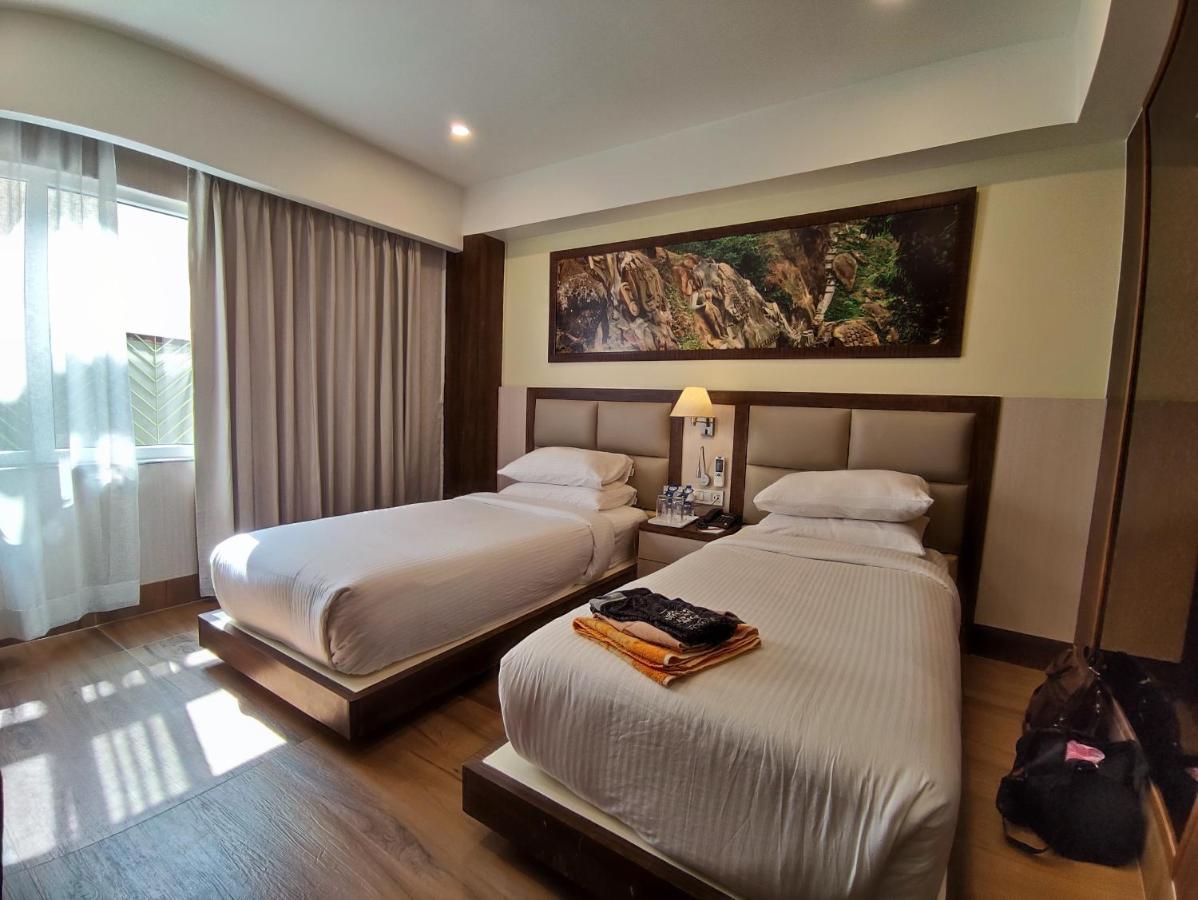 Hotel Rimi International Αγκαρτάλα Εξωτερικό φωτογραφία