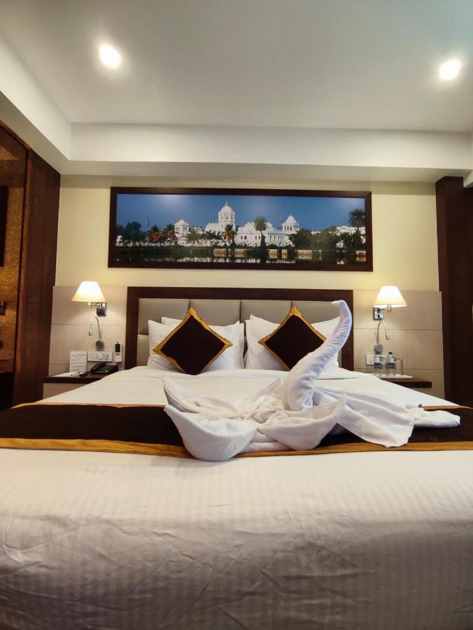 Hotel Rimi International Αγκαρτάλα Εξωτερικό φωτογραφία